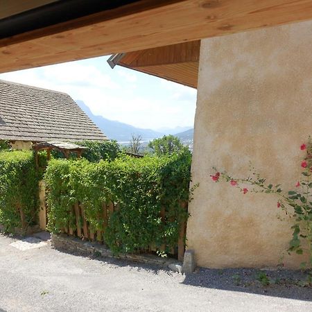 Appartement Spacieux Avec Terrasse Saint-André-dʼEmbrun Esterno foto