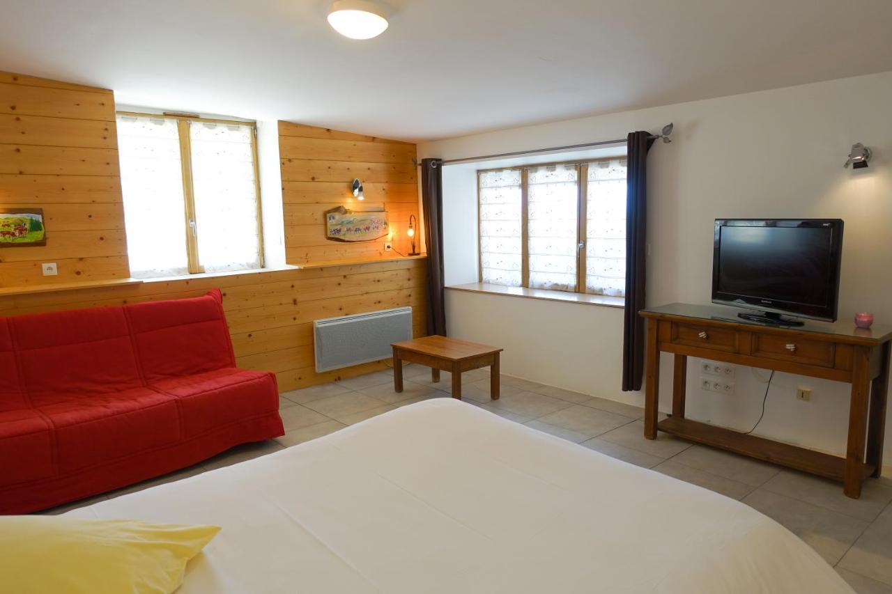 Appartement Spacieux Avec Terrasse Saint-André-dʼEmbrun Esterno foto