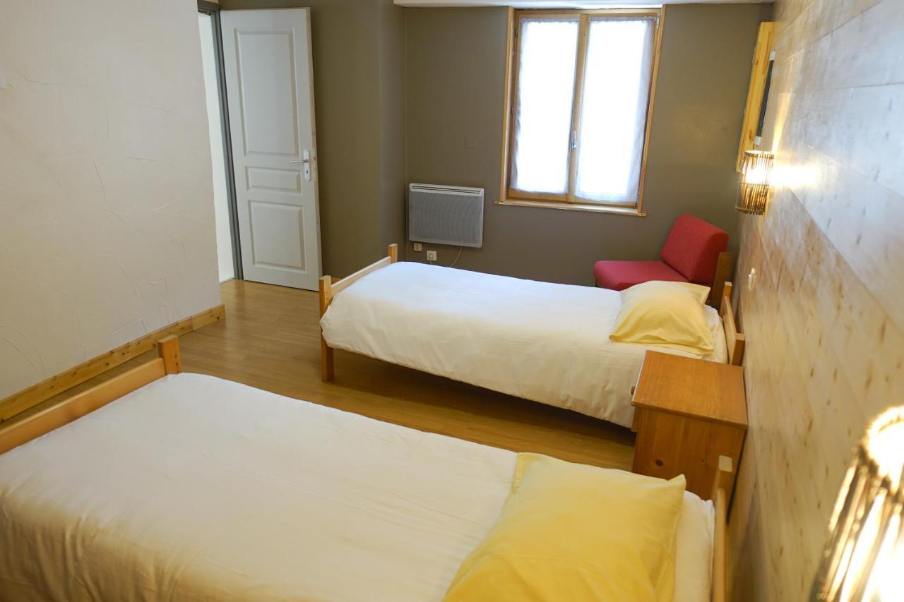 Appartement Spacieux Avec Terrasse Saint-André-dʼEmbrun Esterno foto
